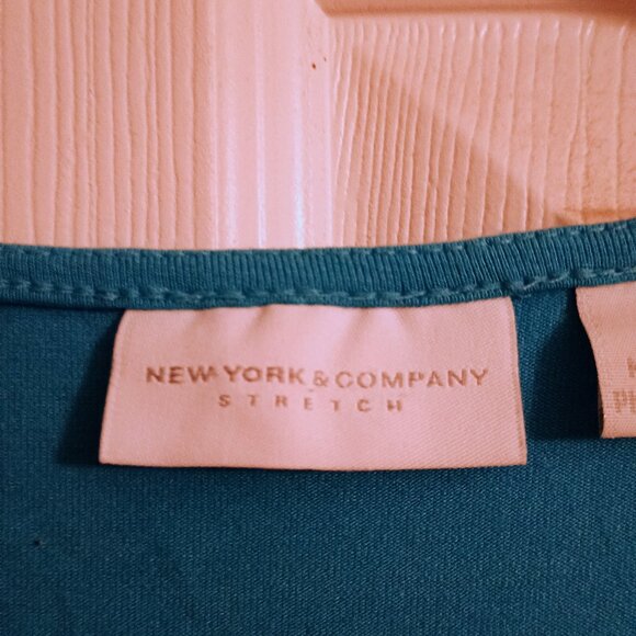 New York & Co Stretch Blue Sleeveless Top Sz M Womens - Picture 3 of 4